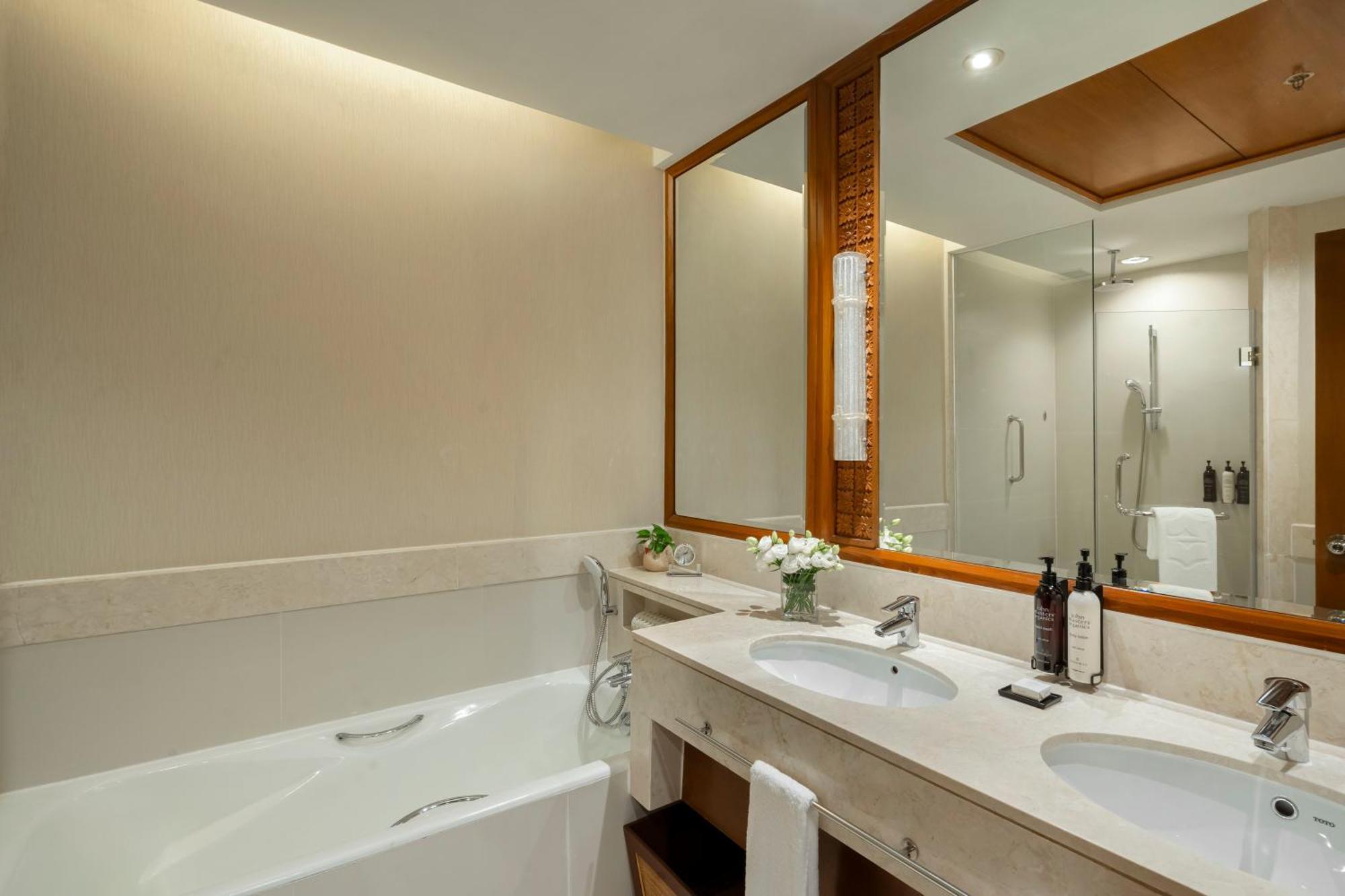 Resort Shangri-la 5*